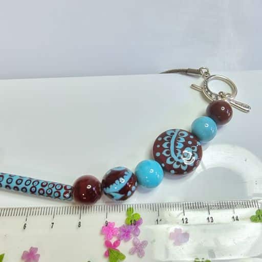 Modern Glass Bead Necklace - Image 4