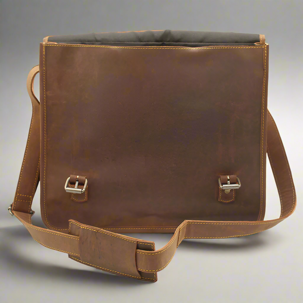Bahama Leather Laptop Bag - Image 7