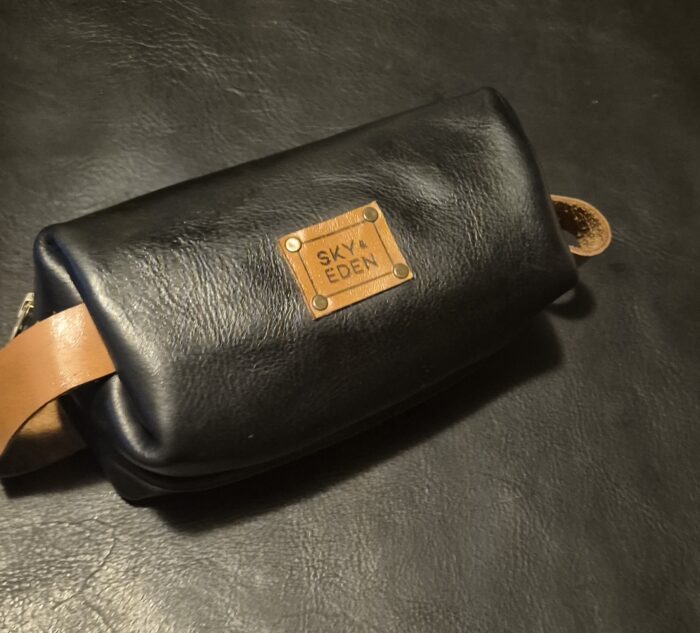 Chandler Leather Toiletry Bag - Image 4