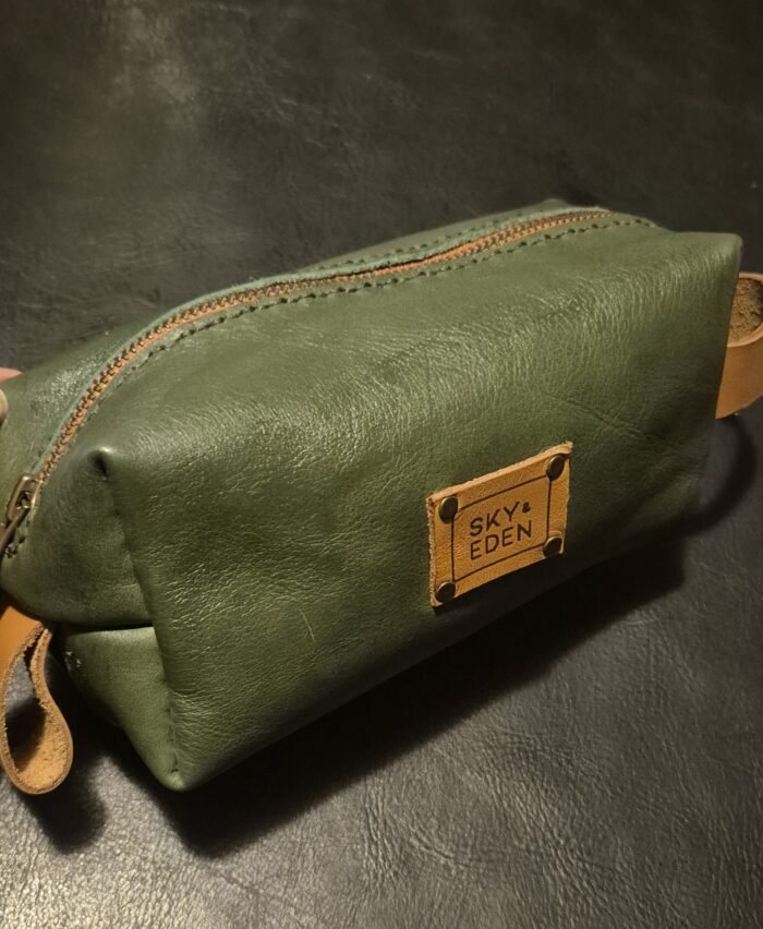 Chandler Leather Toiletry Bag - Image 5