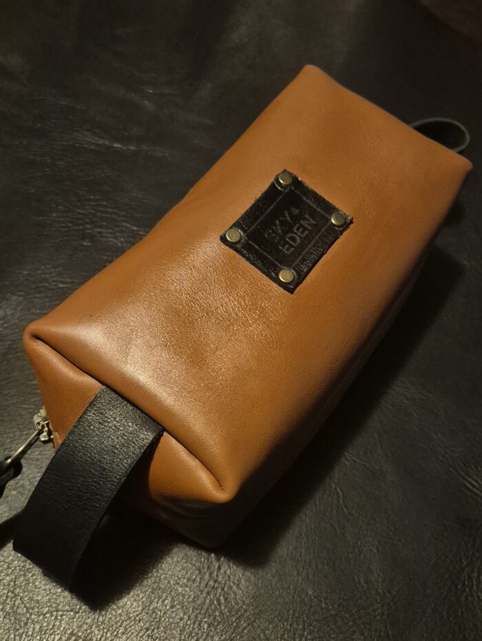 Chandler Leather Toiletry Bag - Image 7