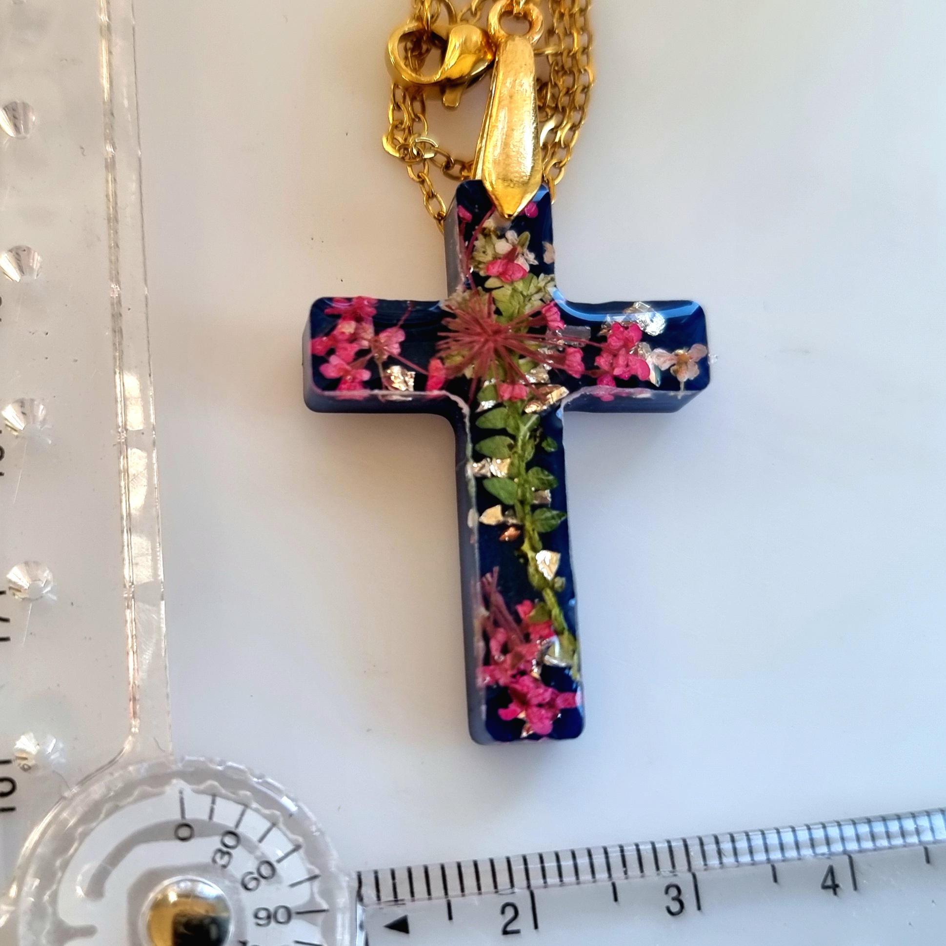 Resin Flower Cross Pendant - Image 9