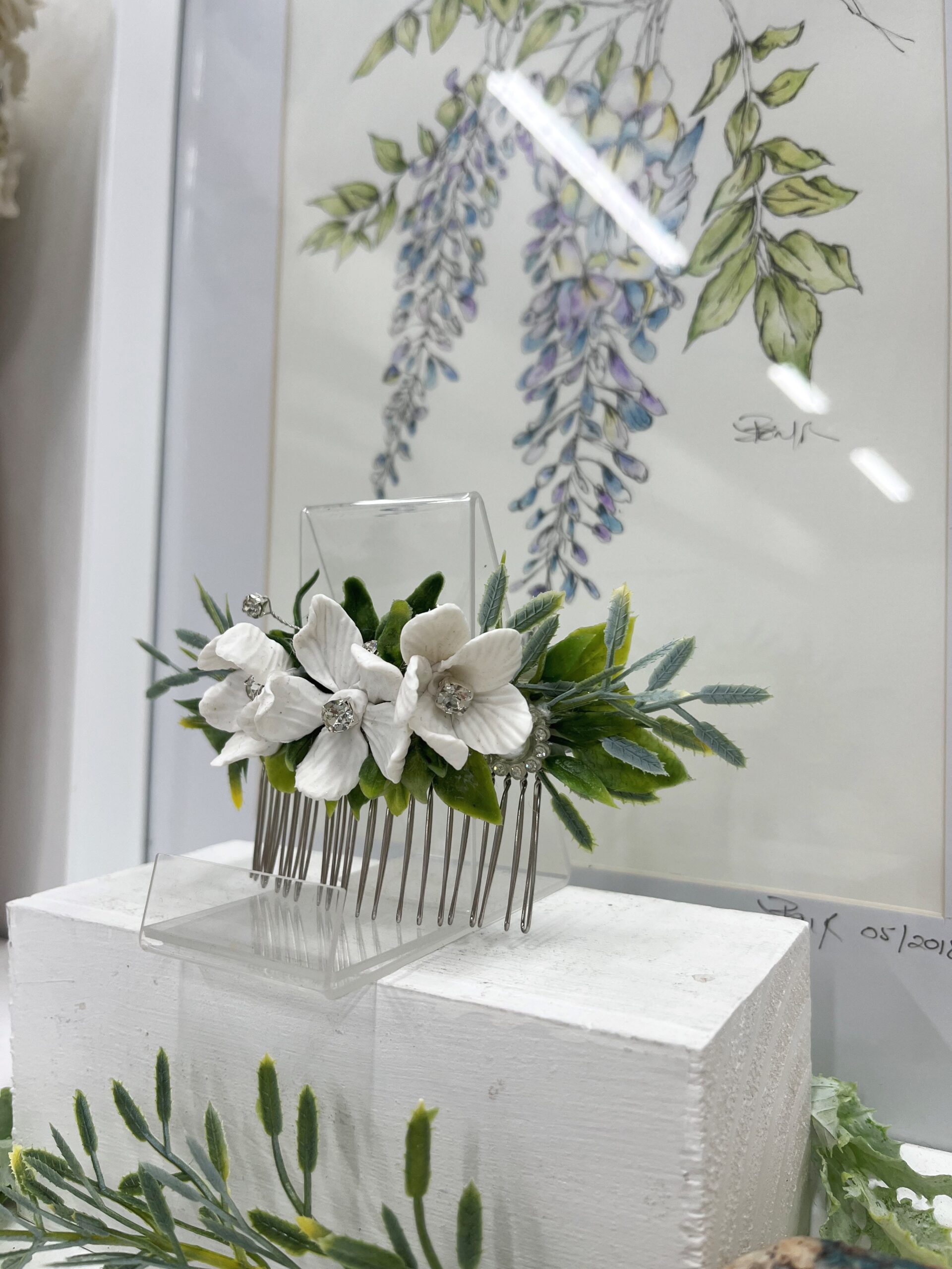 White Bloom Hair Comb - Image 4