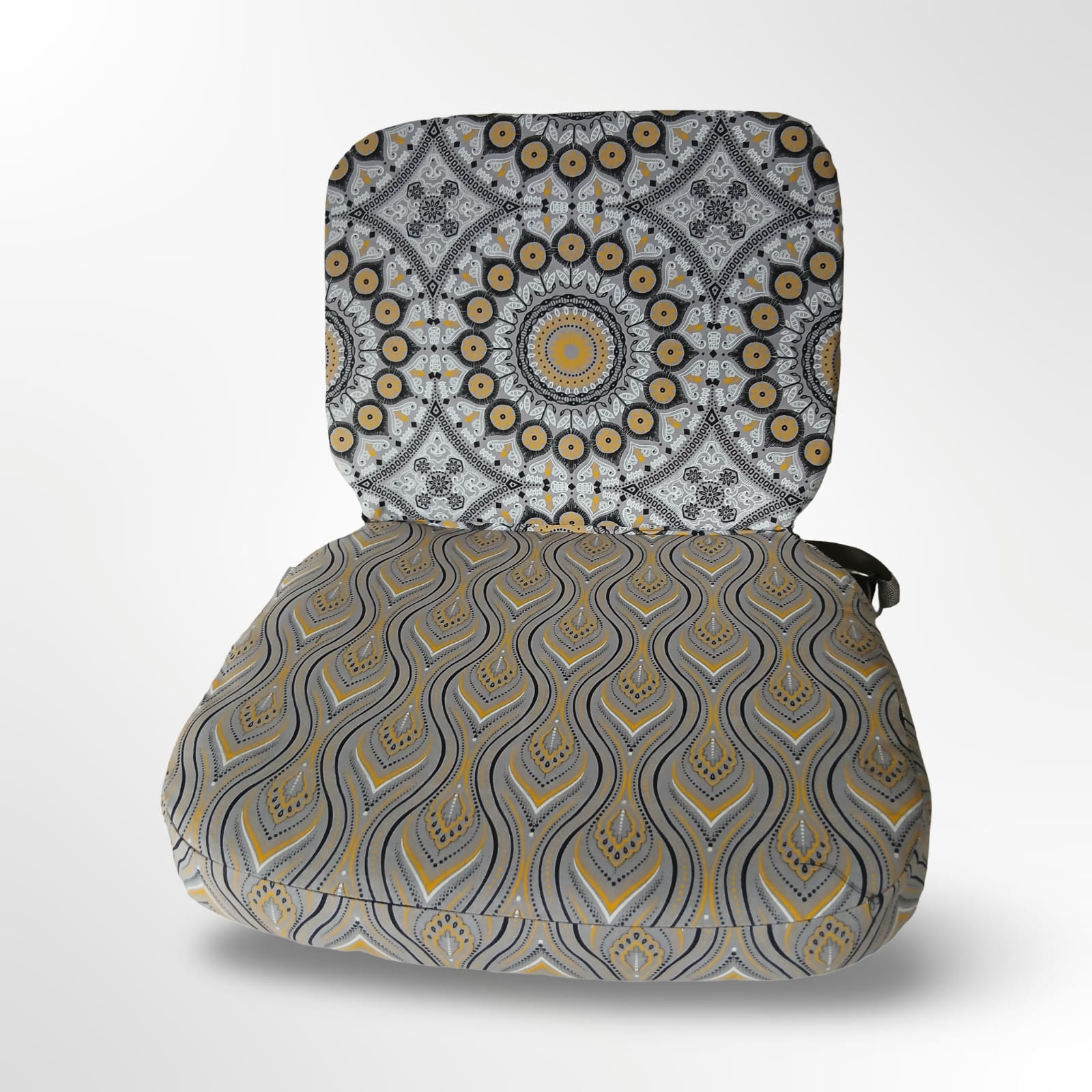 ShweShwe Padded Stadium Seat Cushion - Moksi