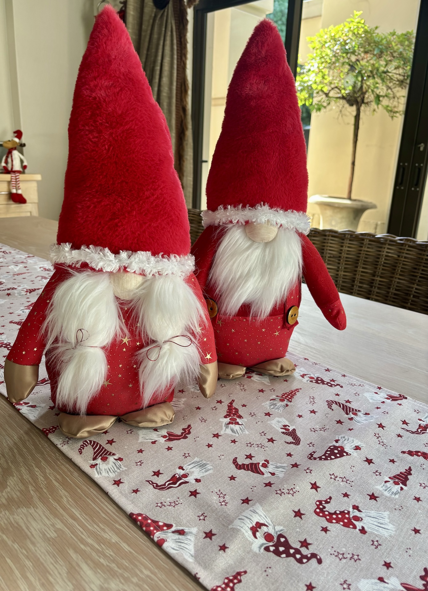 Table Runners Christmas Designs - Image 12