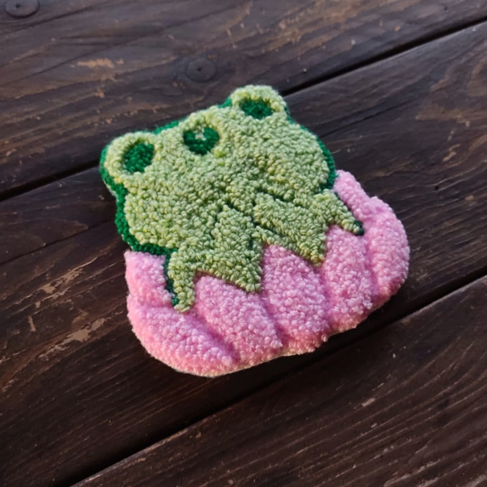 Lotus Chibi Frog Mug Rug - Image 2