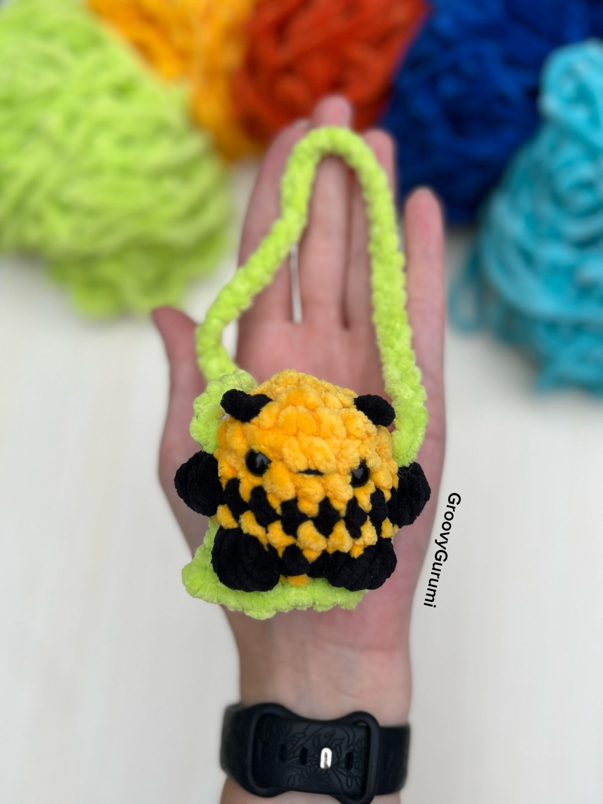Crochet Swinging Bee - Image 2