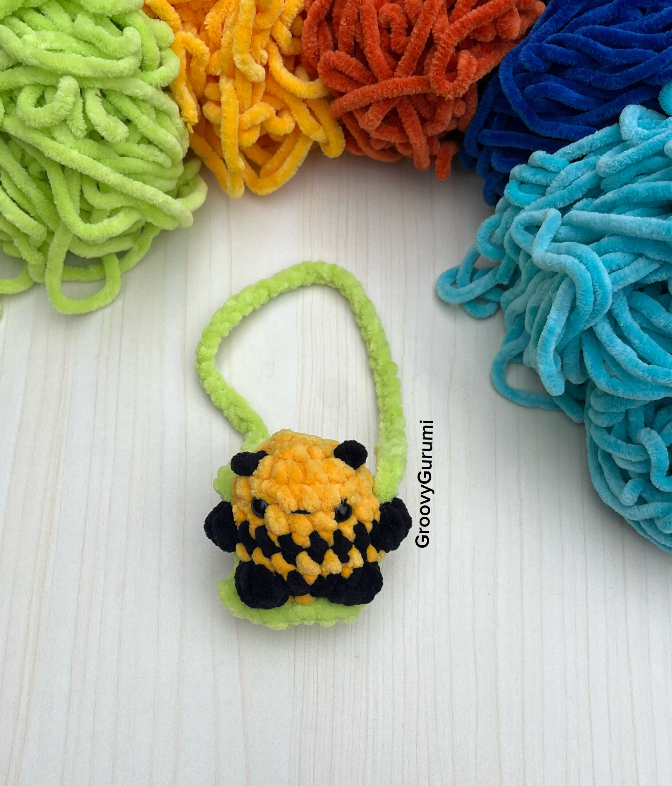 Crochet Swinging Bee - Image 3