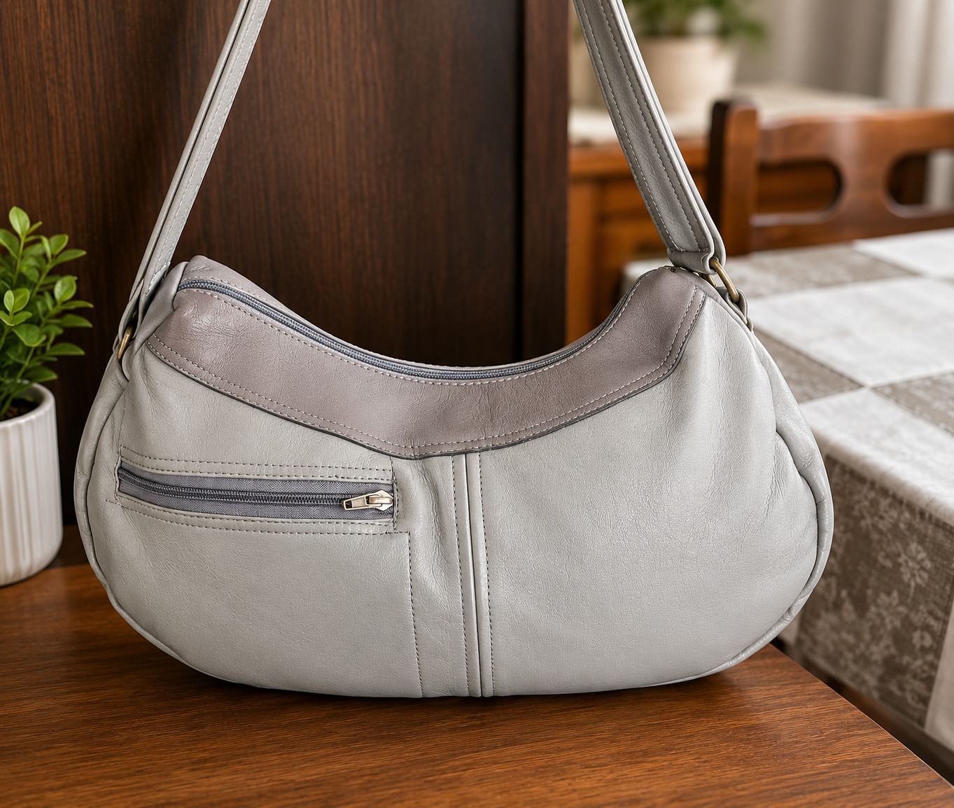 Tlou Leather Handbag - Image 3