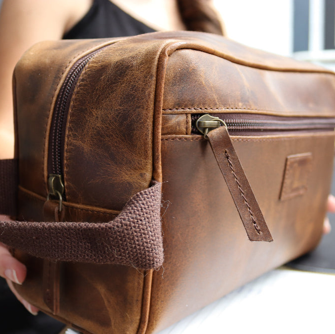 Legacy Leather Toiletry Kit - Image 4