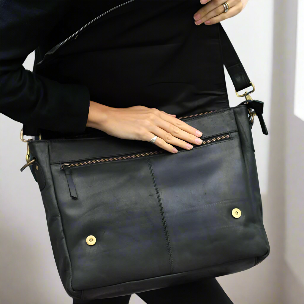 Tahiti Leather Laptop Bag - Image 11