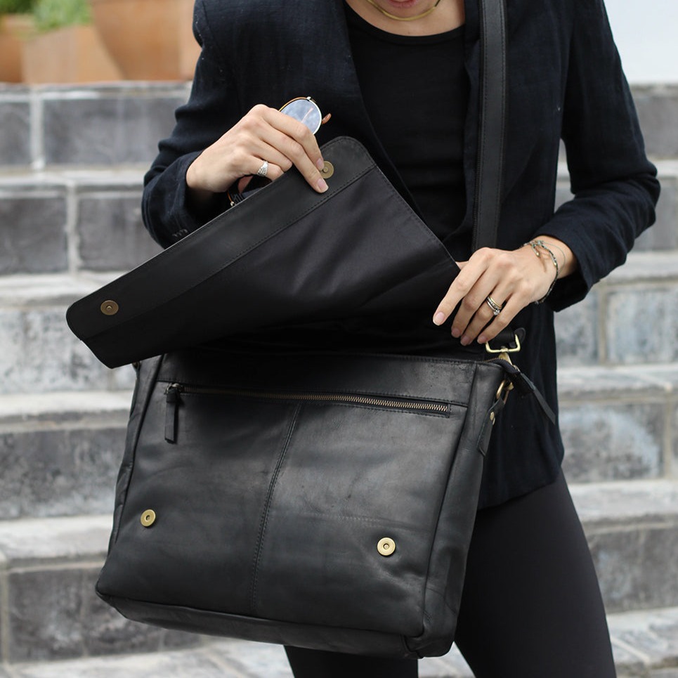 Tahiti Leather Laptop Bag - Image 12