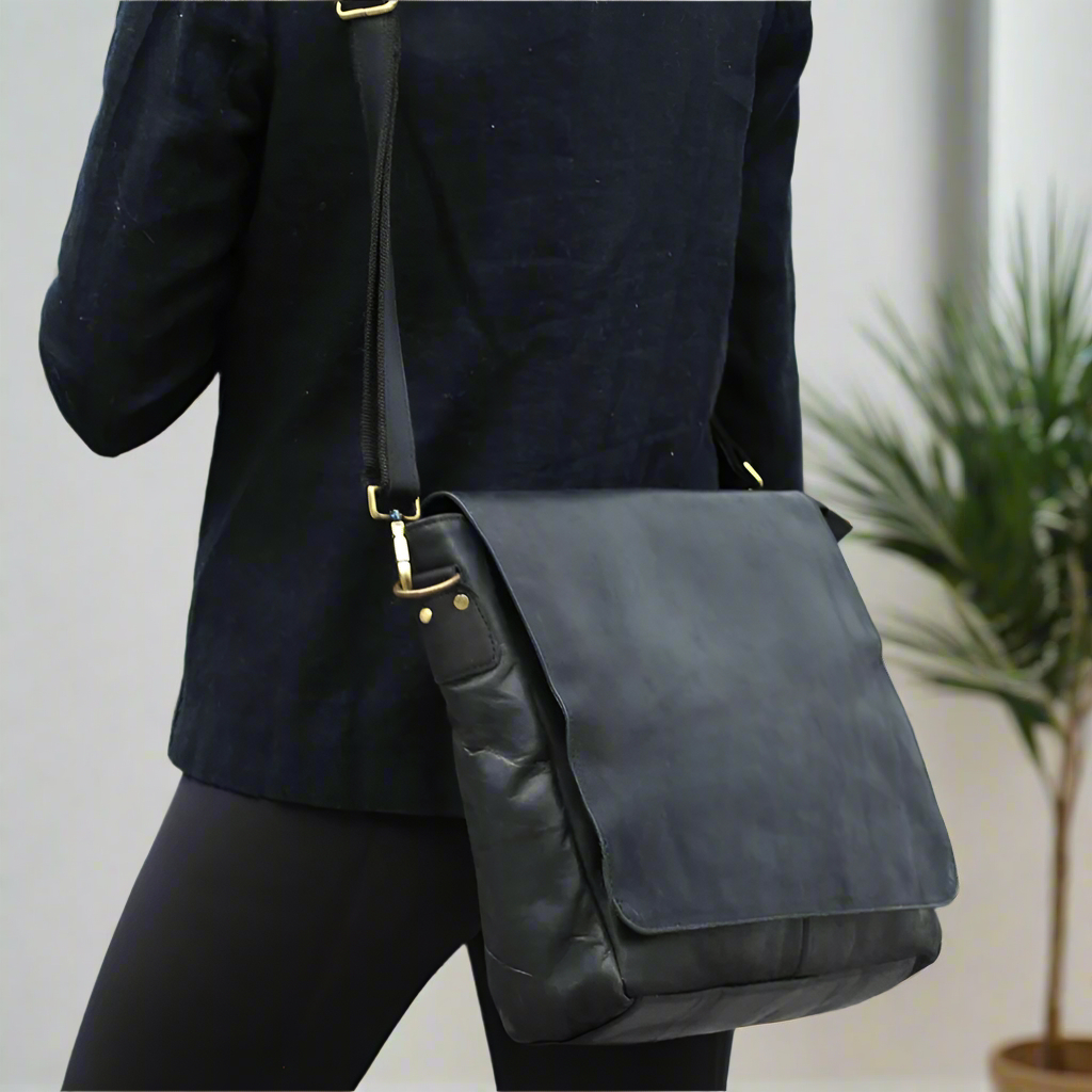 Tahiti Leather Laptop Bag - Image 16