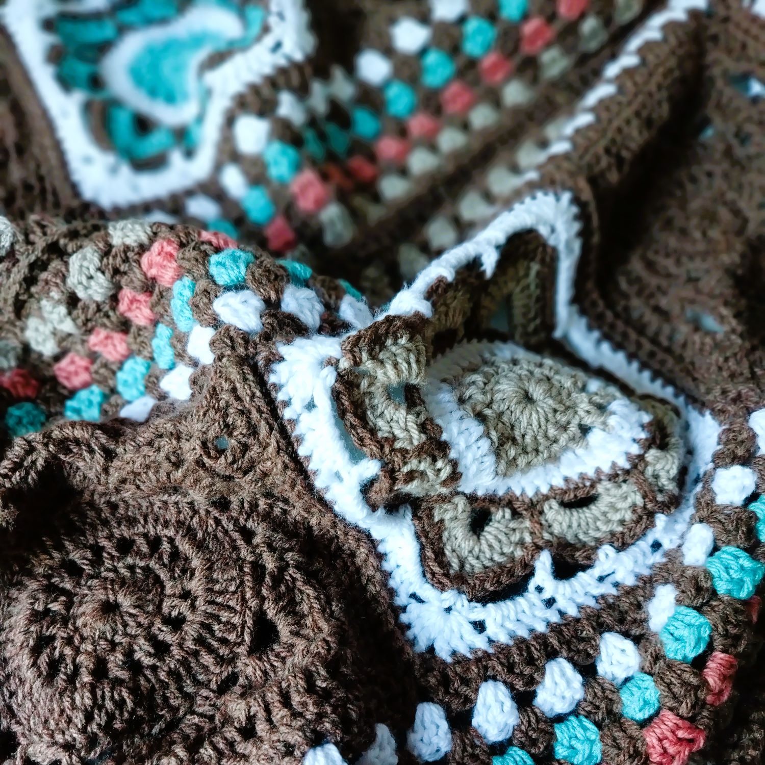 Crochet Multi-Colour Heirloom Throw - Image 2