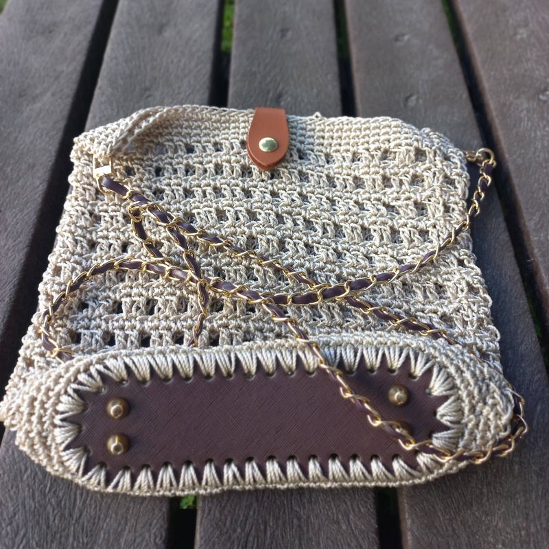 Crochet Crossbody Bag with Chain - Image 2